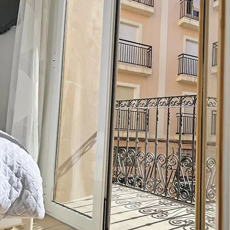 Apartamento Puro Centro. 500m Del Mar. A/c