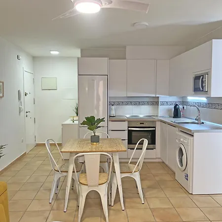 Puro Centro. 500m Del Mar. A/c Apartment Alicante